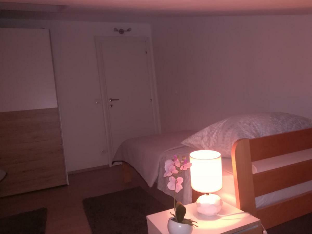 Апартаменти Apartman Daria Трогір Екстер'єр фото
